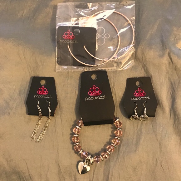 Paparazzi - 3 earrings, 1 bracelet - Picture 1 of 5